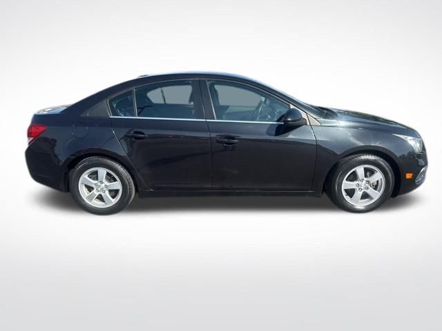 Used 2016 Chevrolet Cruze LT w/ Technology Package FWD image 6