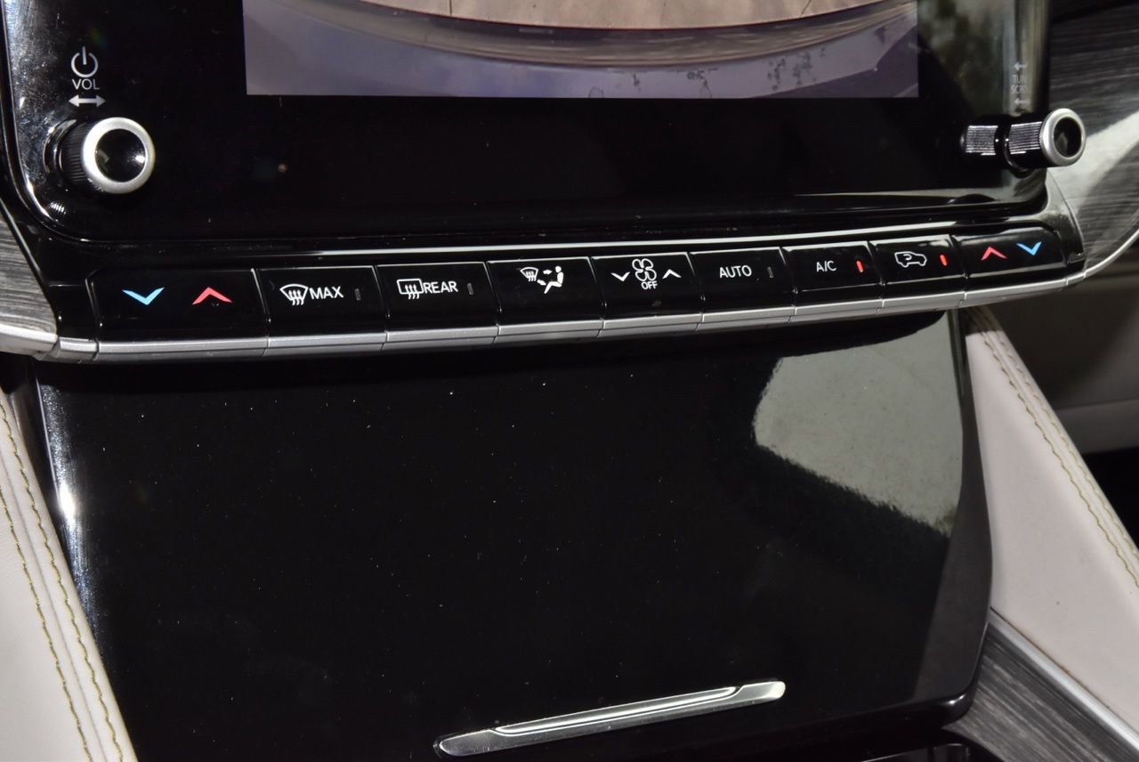 Used 2022 Jeep Wagoneer Series III w/ Rear Seat Video Group 1 image 31