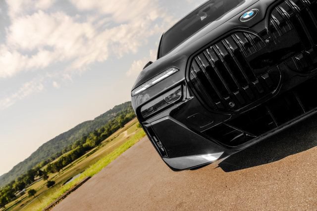 Used 2023 BMW 760i xDrive w/ Executive Package AWD/4WD image 15