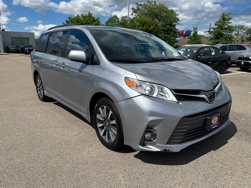 Used 2018 Toyota Sienna XLE Premium AWD/4WD image 10