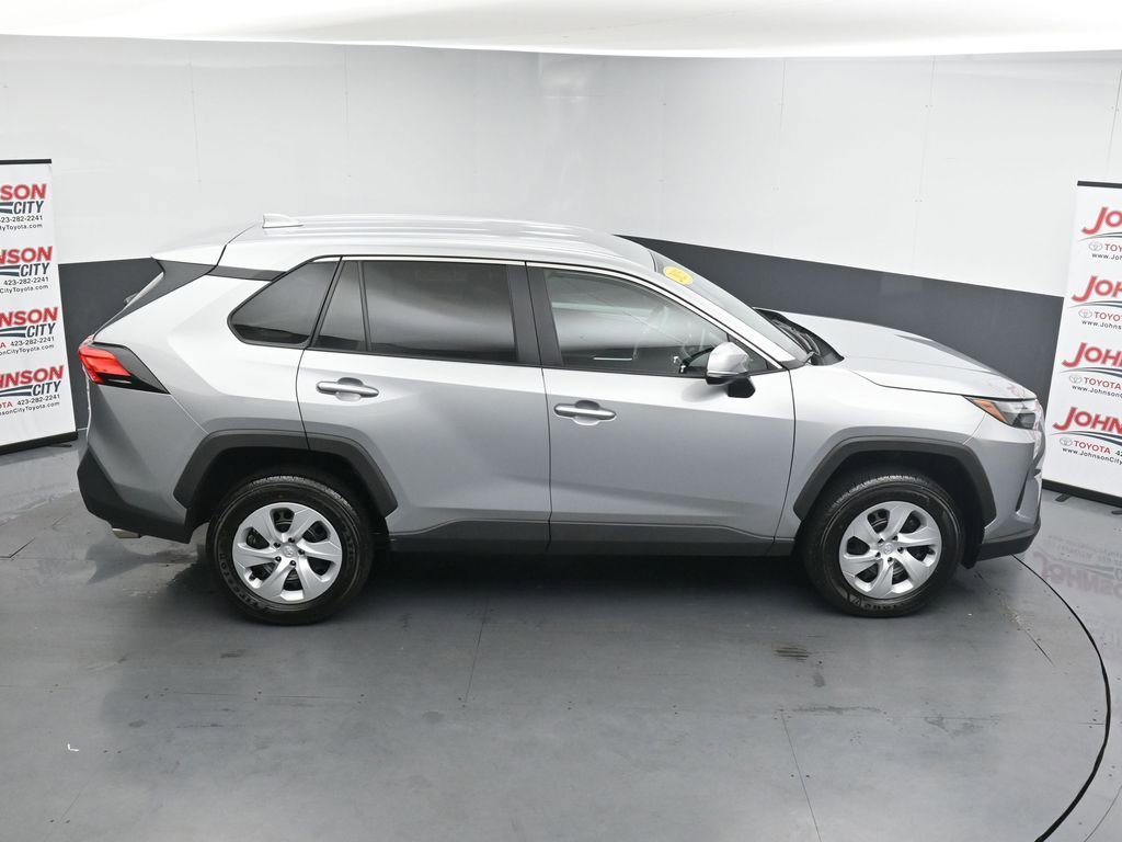 Used 2025 Toyota RAV4 LE FWD image 31
