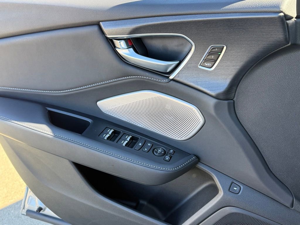 Certified 2025 Acura RDX SH-AWD w/ Advance Package image 31