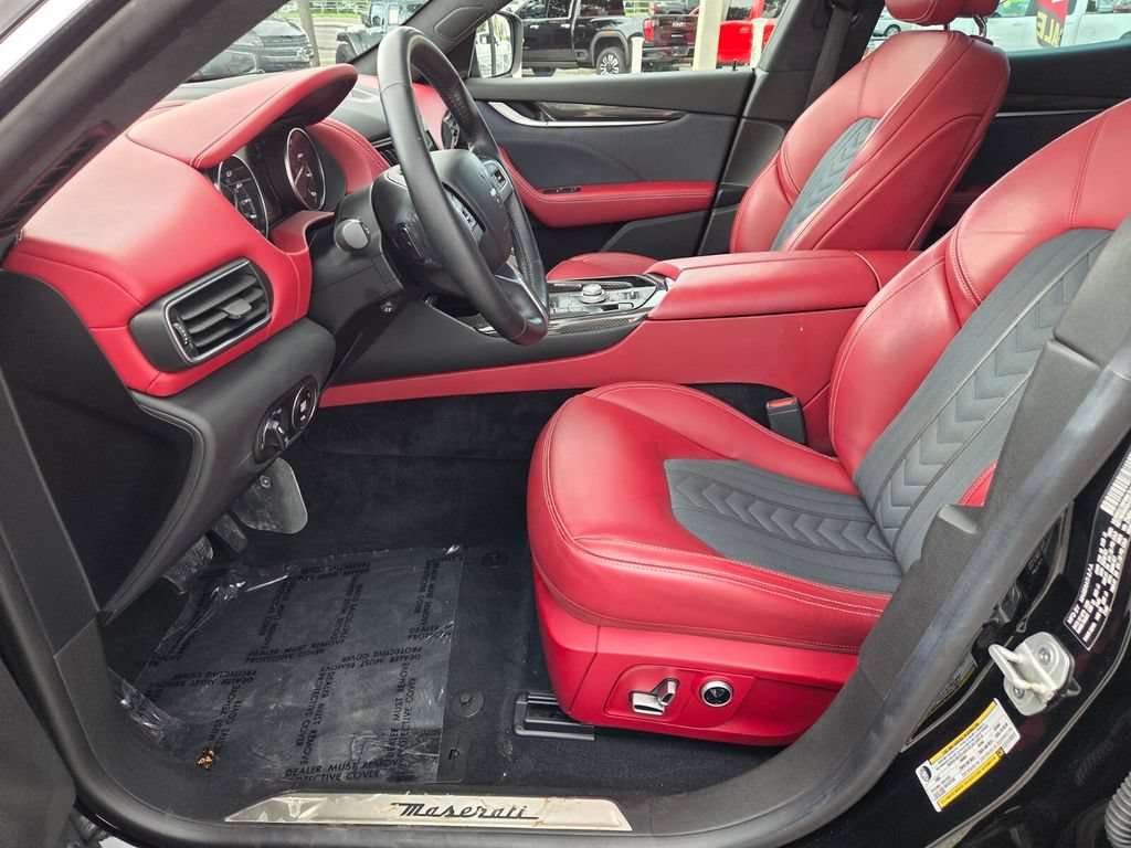 Used 2021 Maserati Levante GranLusso AWD/4WD image 5