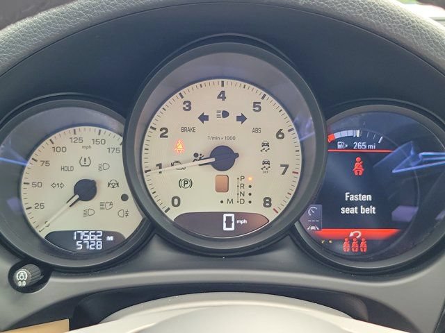 Used 2024 Porsche Macan AWD/4WD image 25