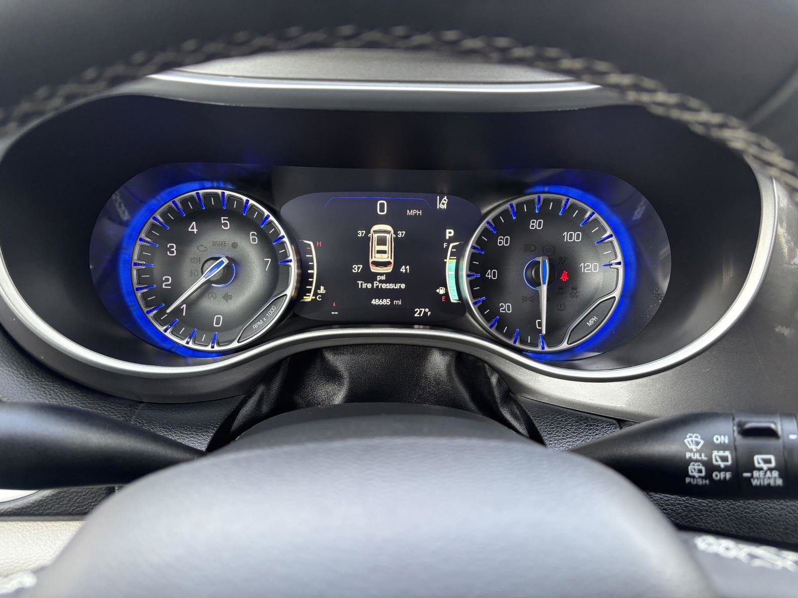 Used 2024 Chrysler Pacifica Touring-L FWD image 19