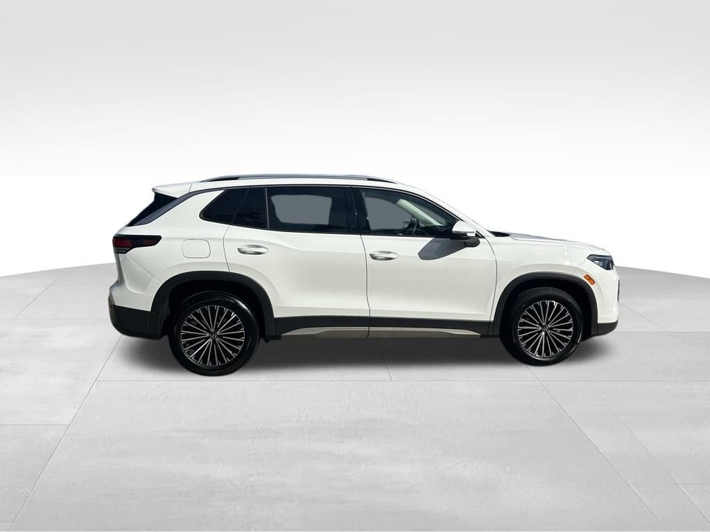 Used 2025 Volkswagen Tiguan S w/ 18" Wheel Package image 6