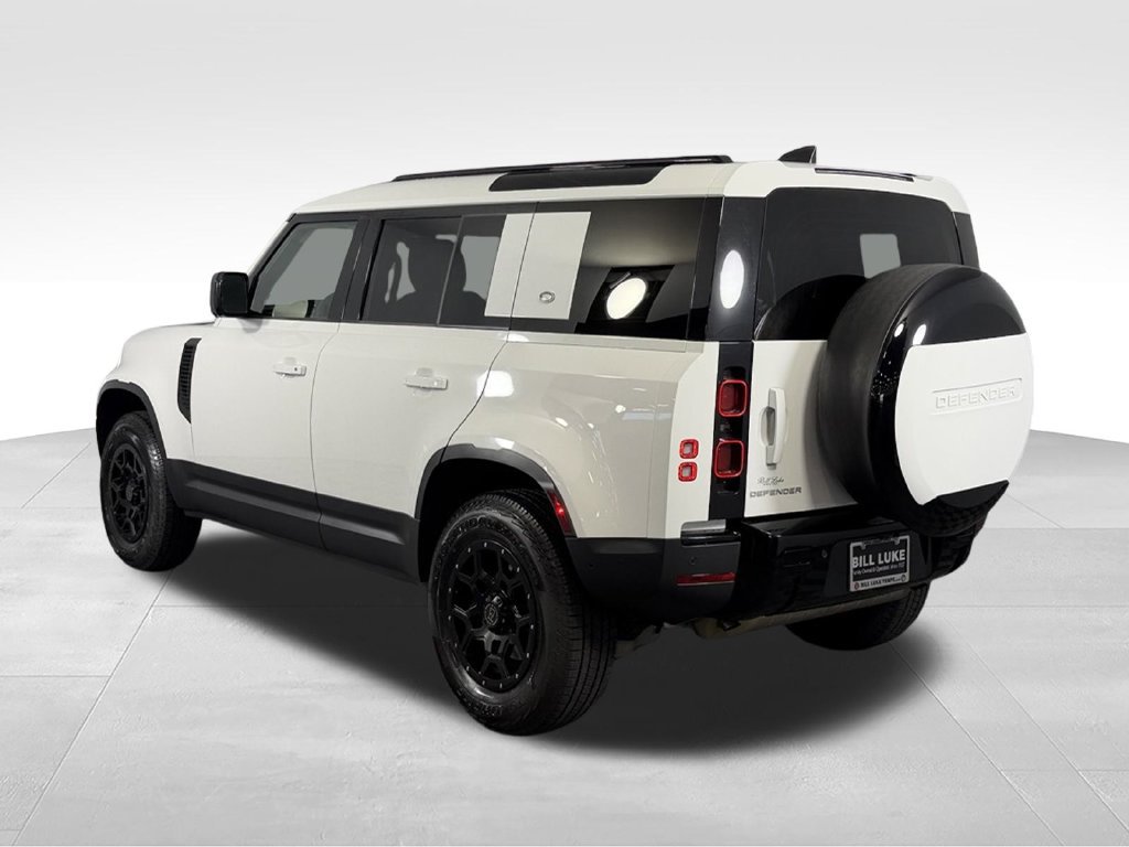 Used 2023 Land Rover Defender 110 AWD/4WD image 8