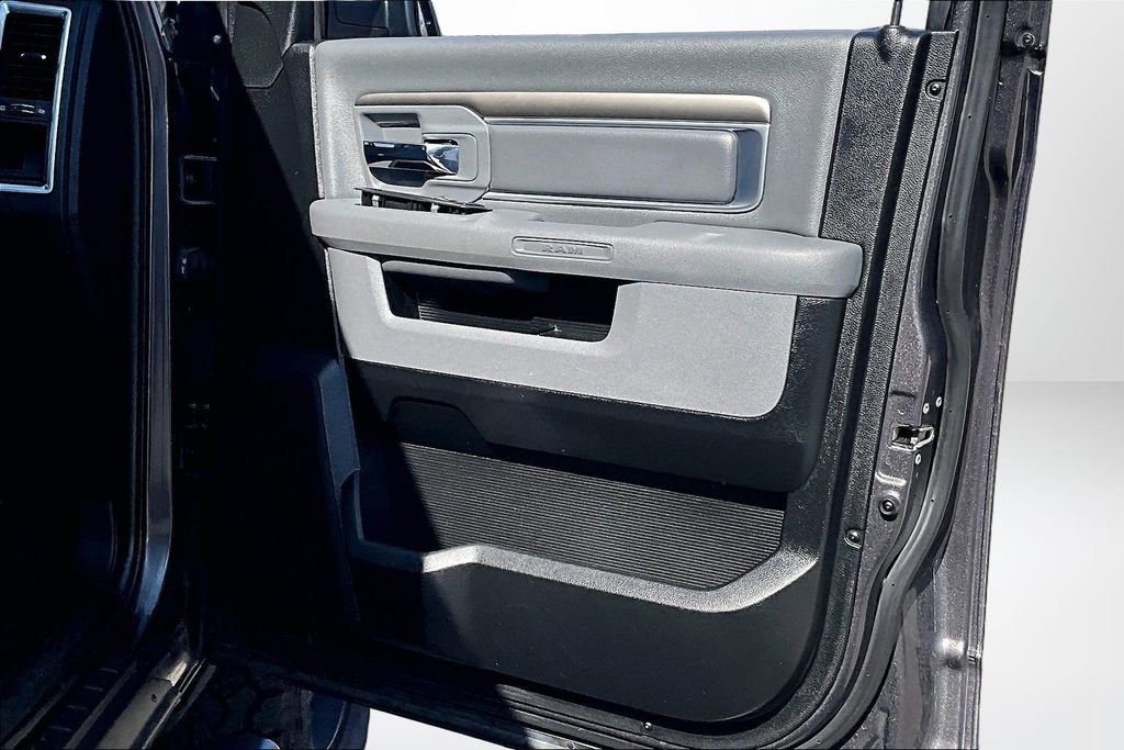 Used 2017 RAM 1500 Classic SLT AWD/4WD image 23