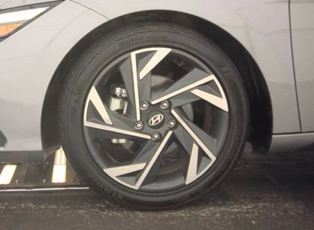 Used 2025 Hyundai Elantra Sport w/ Cargo Package FWD image 7