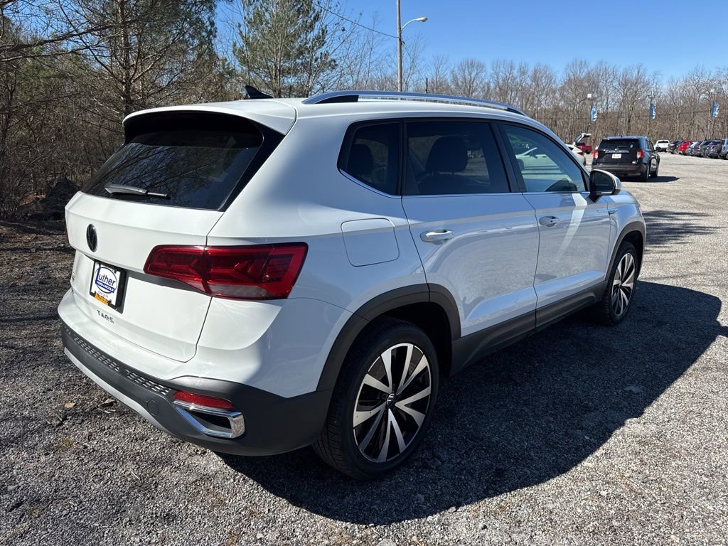 Used 2024 Volkswagen Taos SE image 9