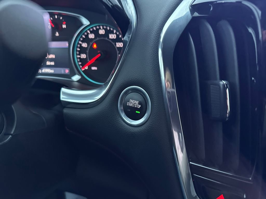 Certified 2023 Chevrolet Traverse RS w/ LPO, Floor Liner Package image 24