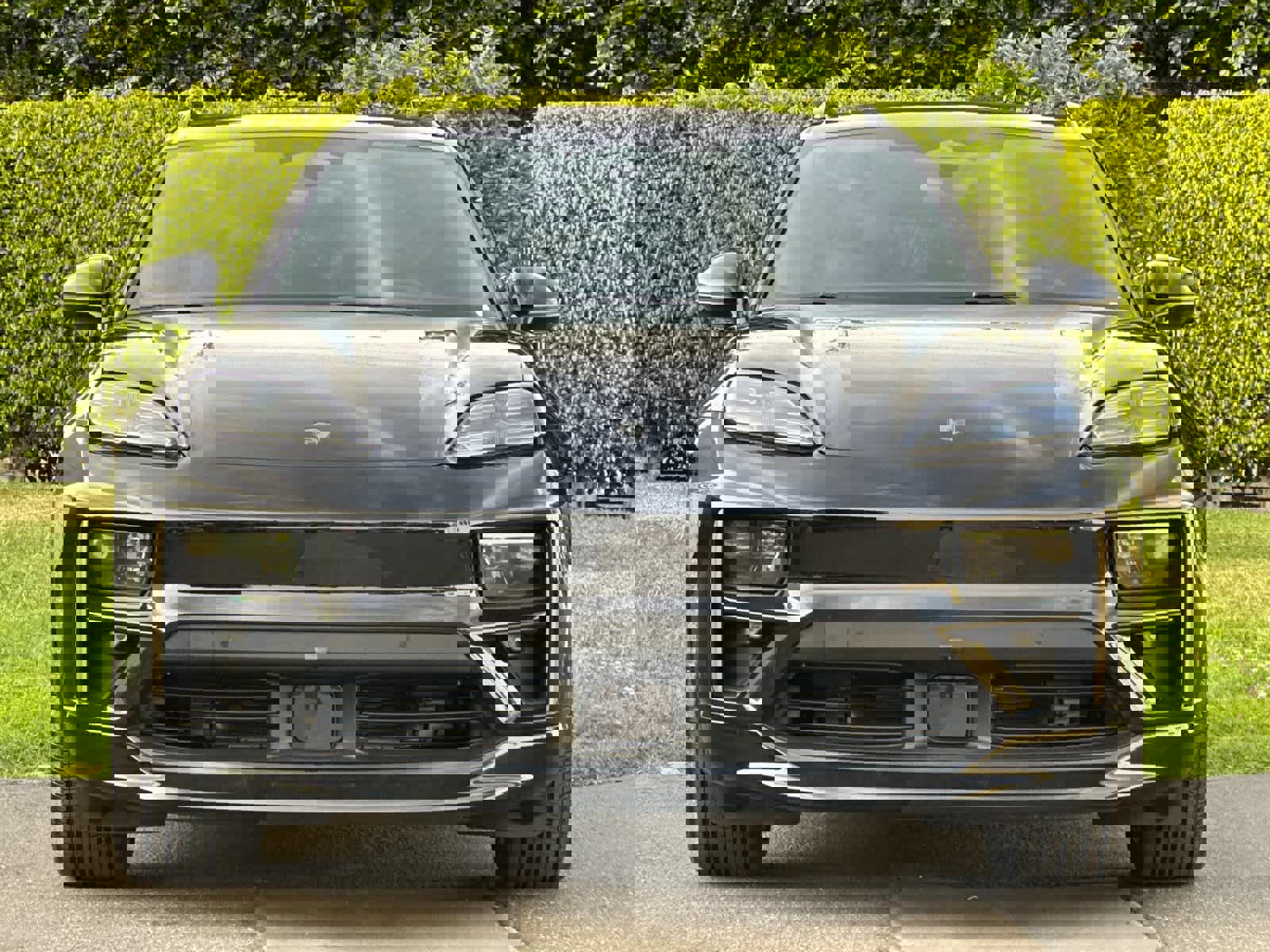 New 2025 Porsche Macan Turbo Electric image 11