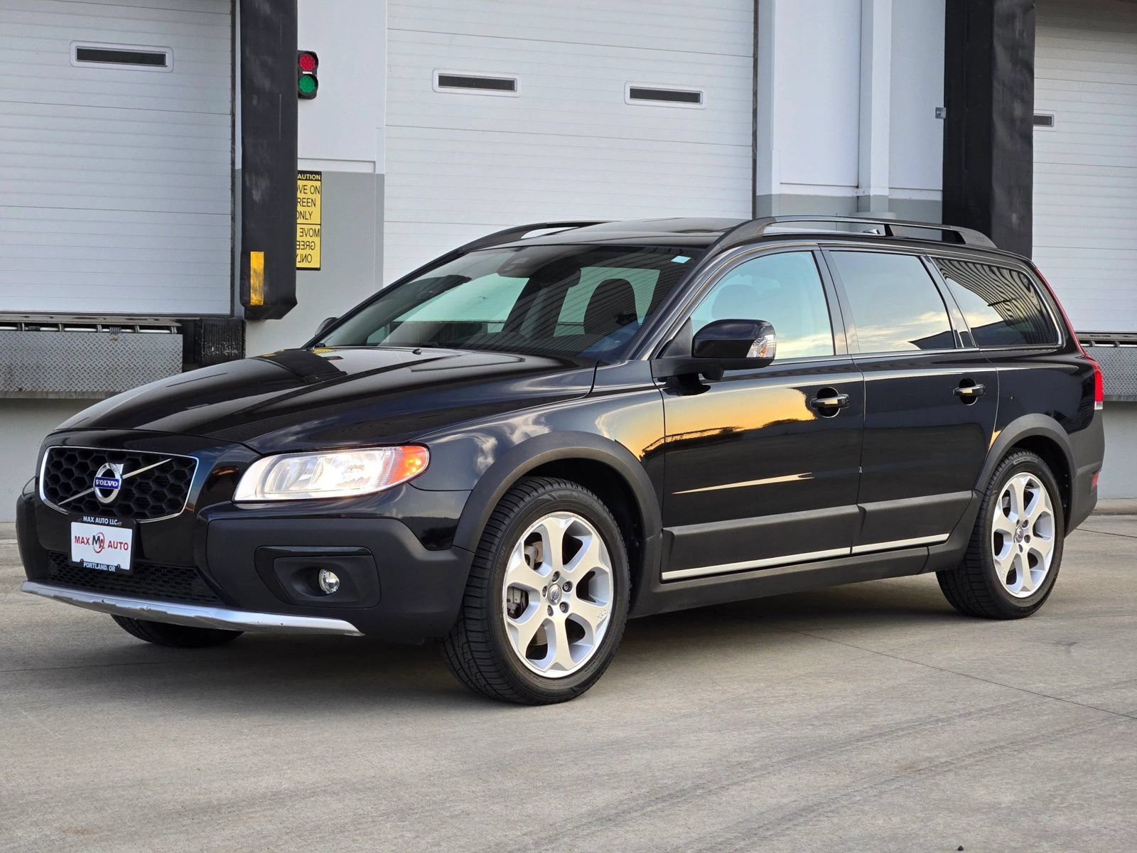 Used 2016 Volvo XC70 T5 Premier w/ Proximity Package AWD/4WD image 4