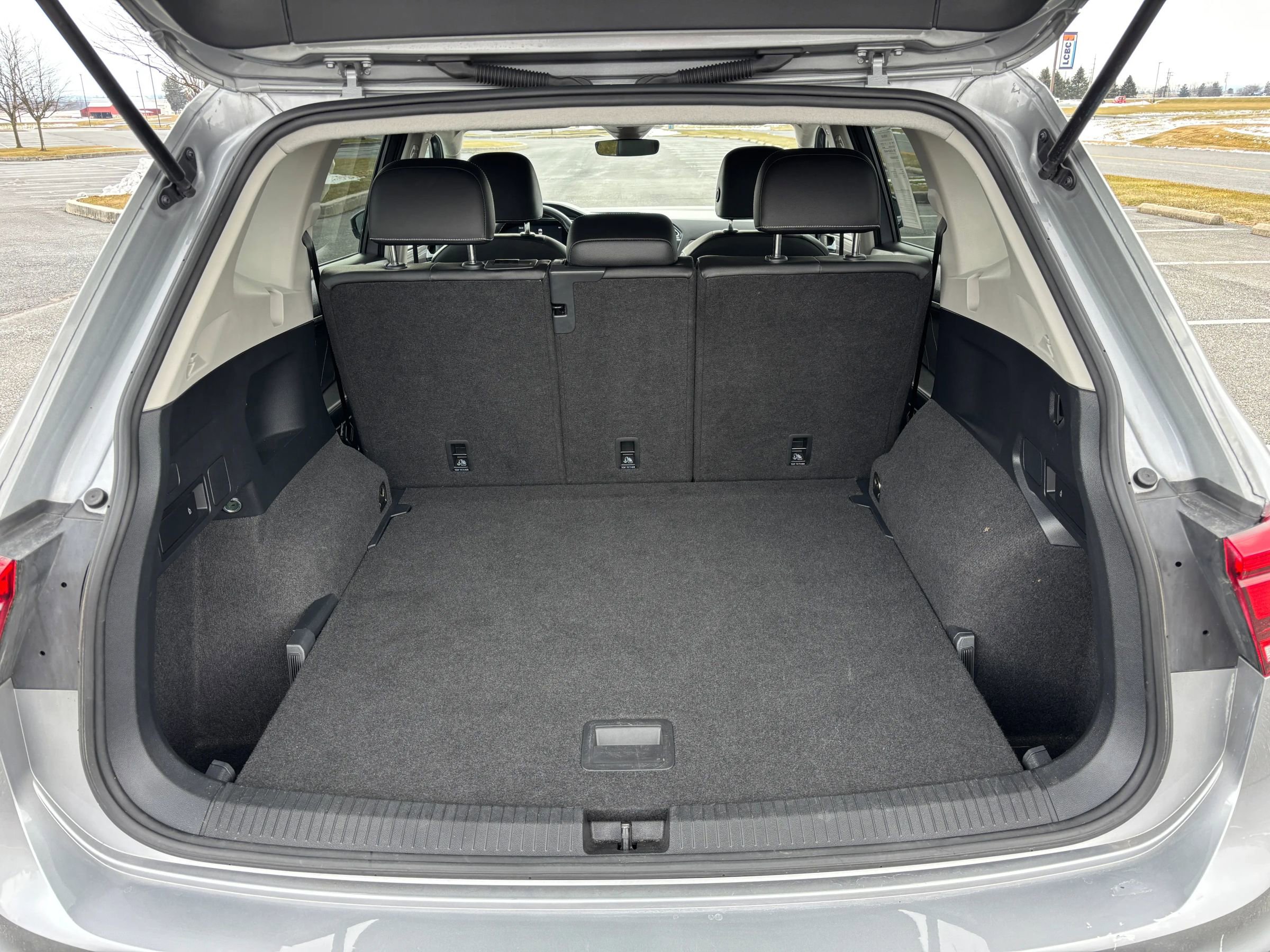 Used 2022 Volkswagen Tiguan SE image 18