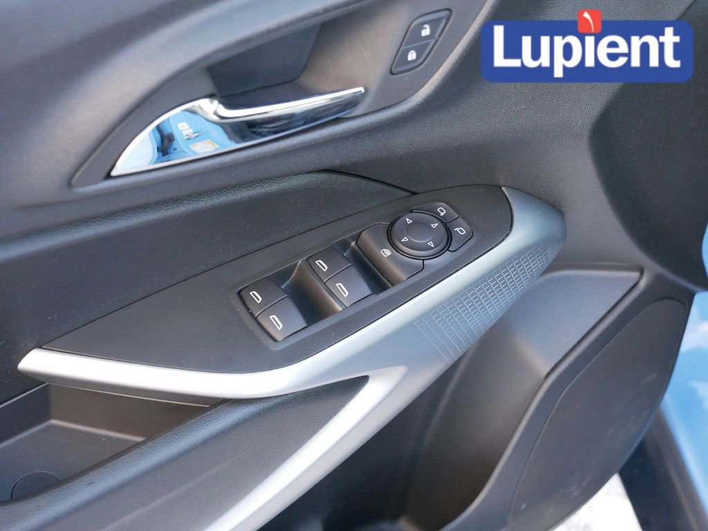 Used 2024 Chevrolet Trax RS image 14