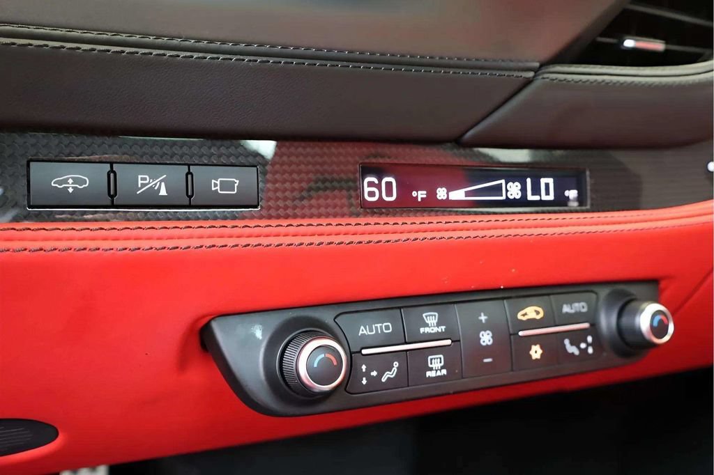 Used 2023 Ferrari F8 Tributo RWD image 9