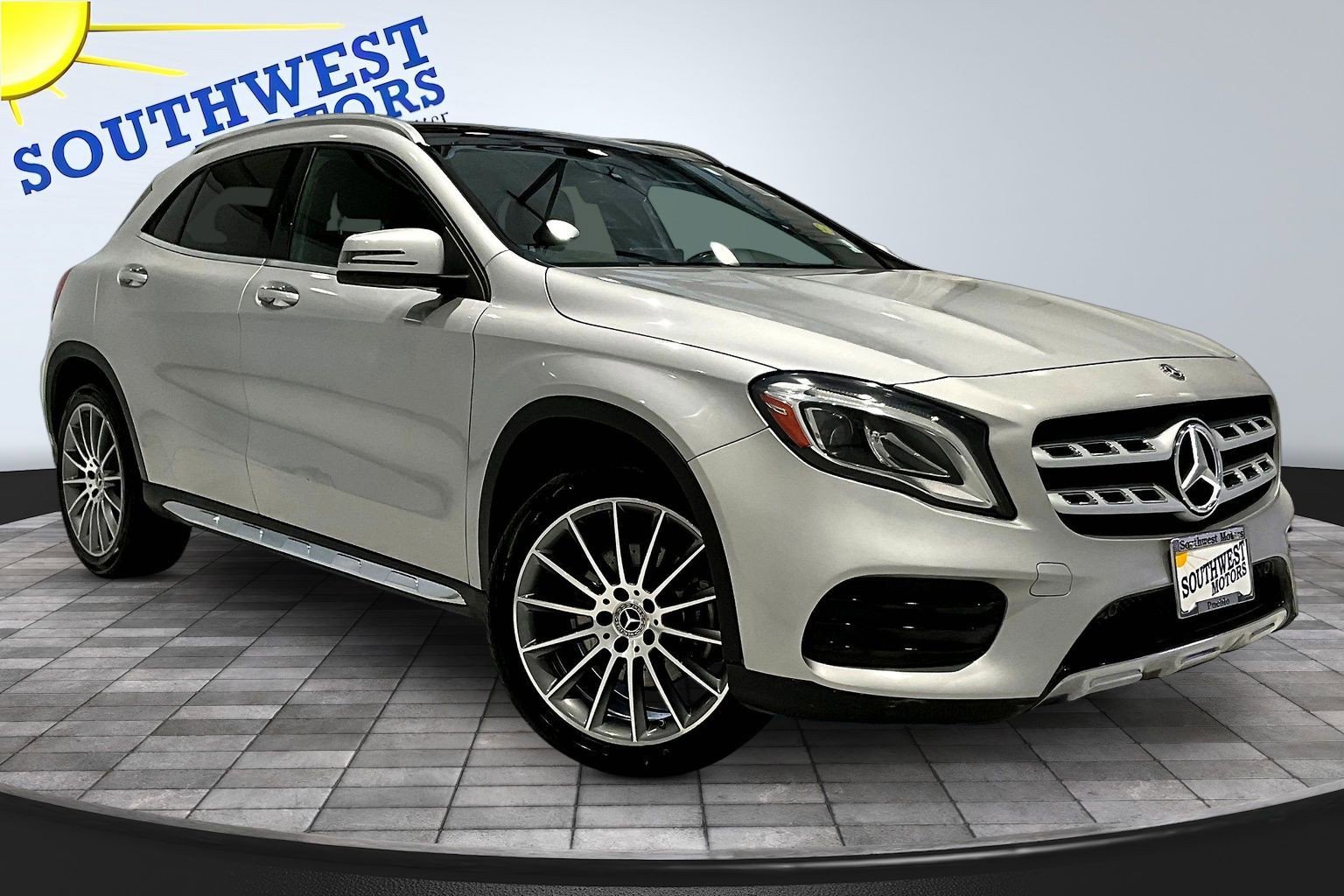 Used 2018 Mercedes-Benz GLA 250 4MATIC image 3