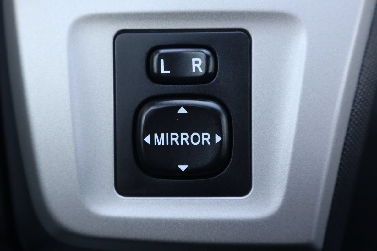 Used 2009 Toyota Matrix FWD image 28