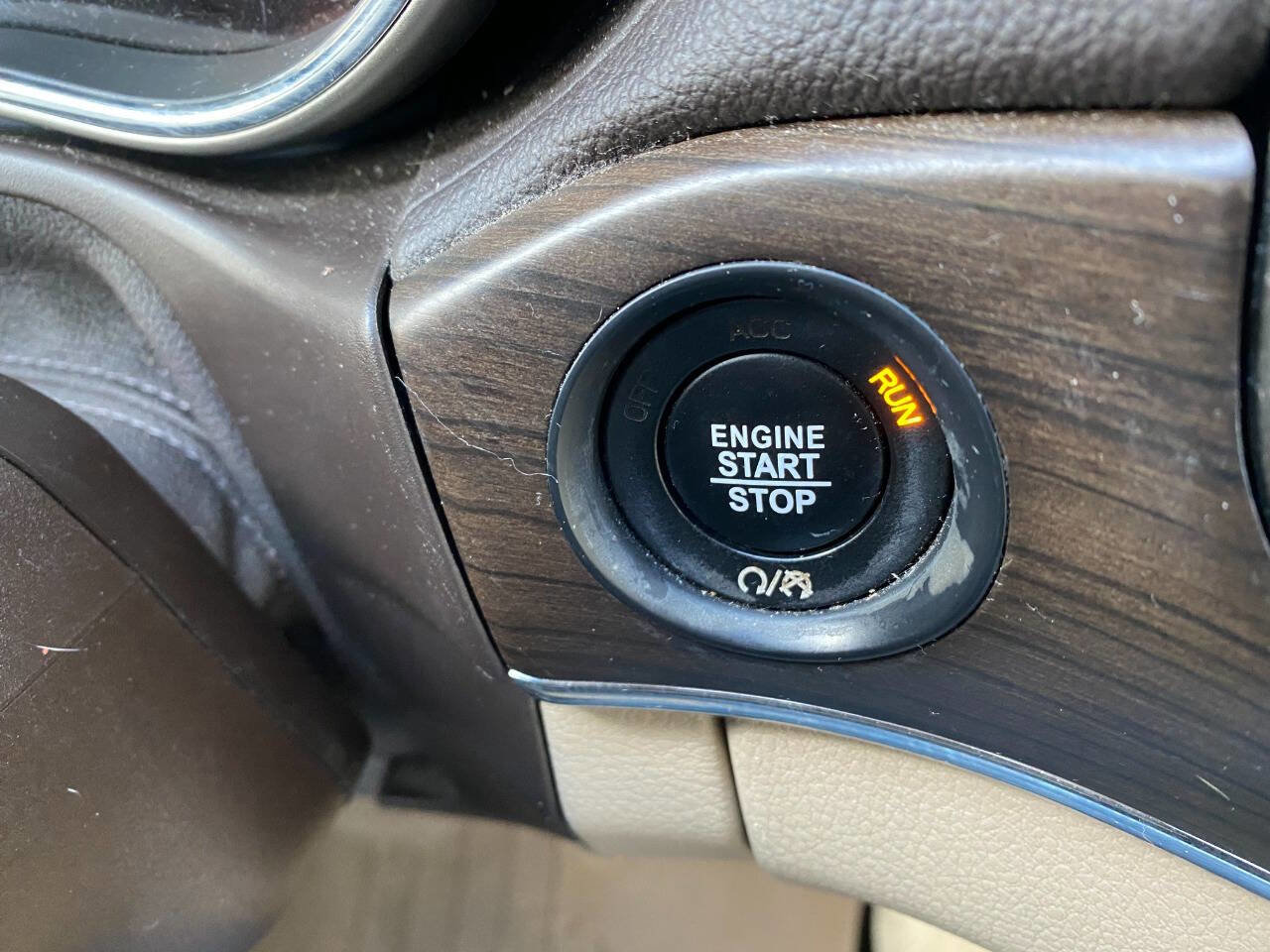 Used 2017 Jeep Grand Cherokee Overland image 22