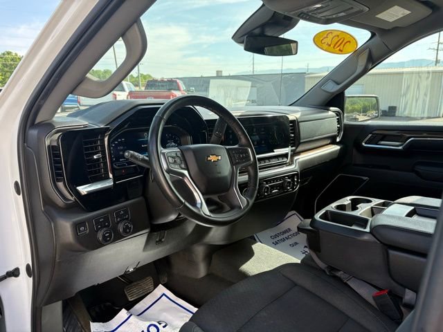 Used 2023 Chevrolet Silverado 1500 LT AWD/4WD image 3