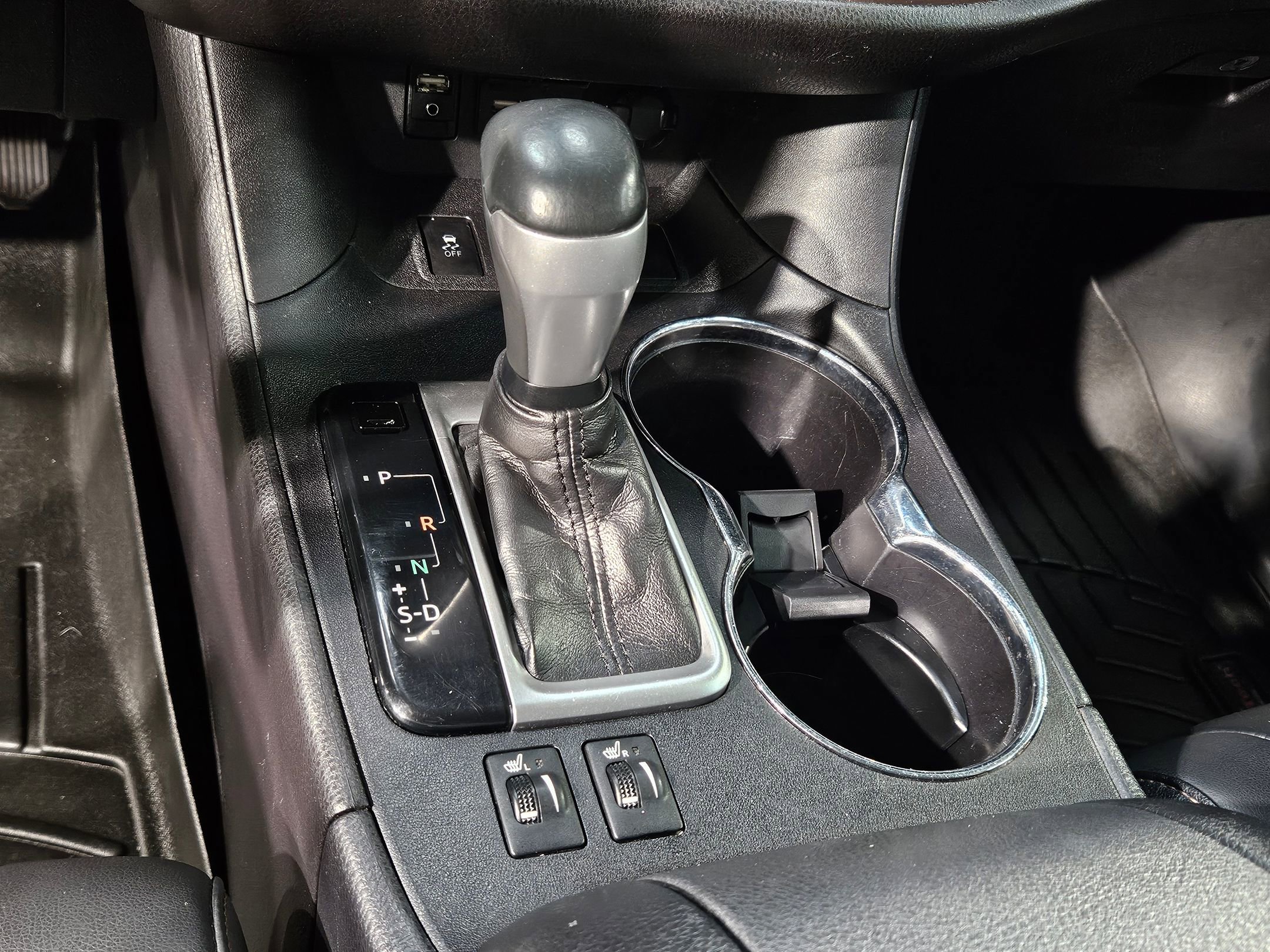 Used 2019 Toyota Highlander XLE FWD image 33