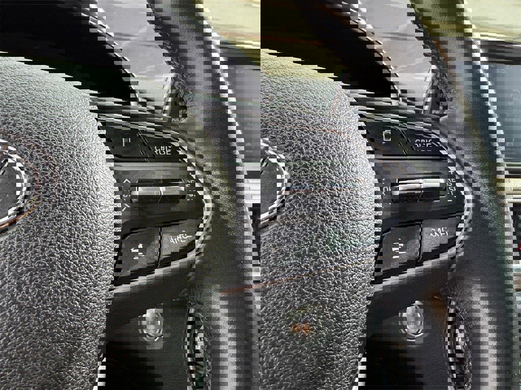 Used 2019 Hyundai Santa Fe Limited image 18