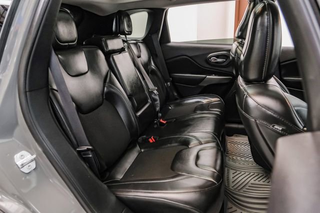 Used 2020 Jeep Cherokee Latitude Plus w/ Comfort/Convenience Group image 30