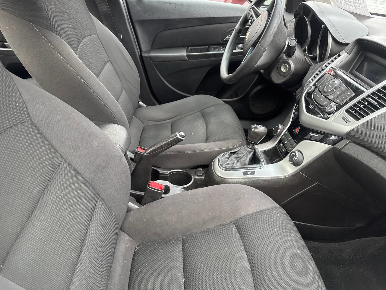 Used 2015 Chevrolet Cruze LT image 6