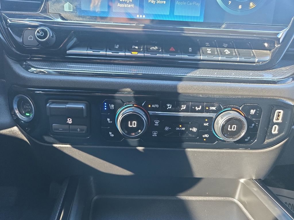 Used 2024 Chevrolet Silverado 2500 ZR2 w/ Technology Package image 28