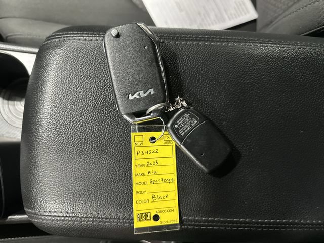 Used 2023 Kia Sportage LX AWD/4WD image 33