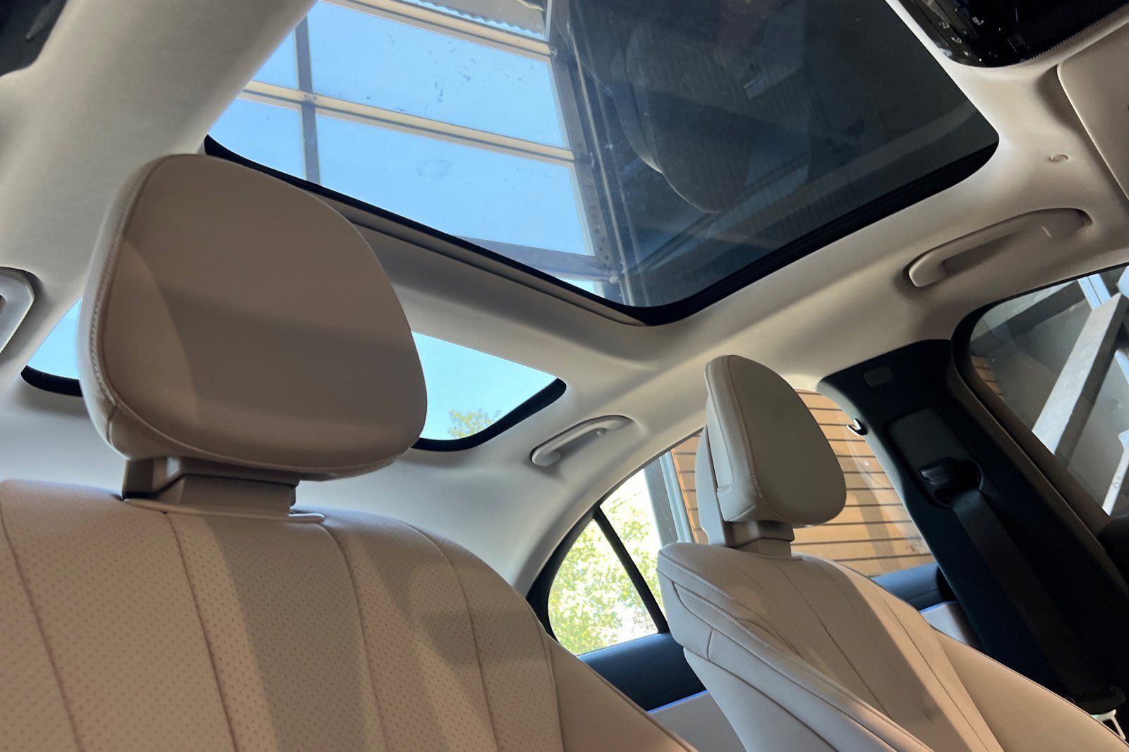 New 2025 Mercedes-Benz E 350 4MATIC Sedan image 19