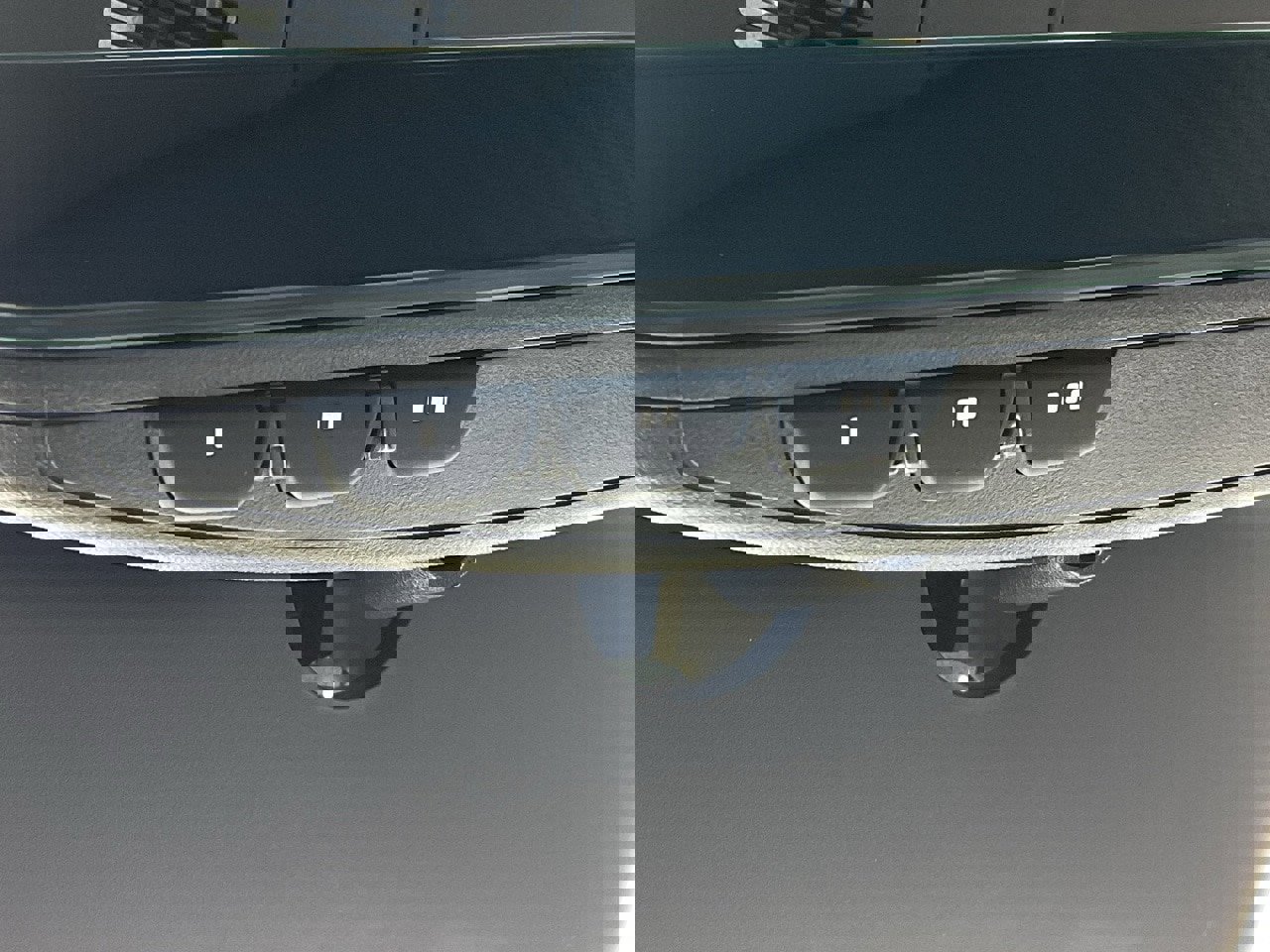 Used 2025 Genesis G70 2.5T image 27