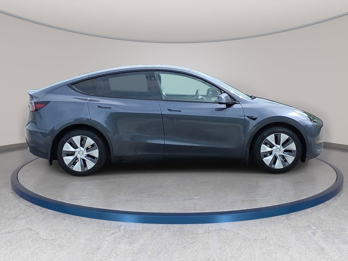 Used 2023 Tesla Model Y Long Range AWD/4WD image 4