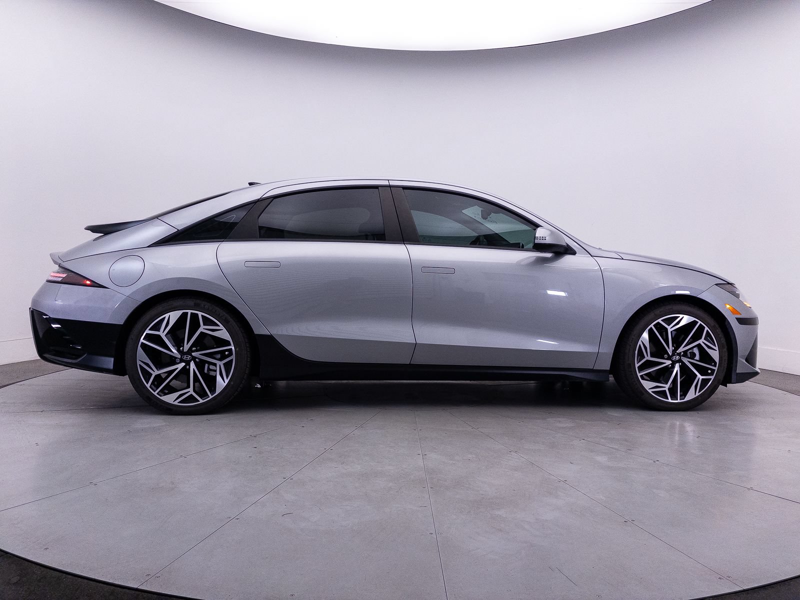 Used 2023 Hyundai Ioniq 6 SEL RWD image 45