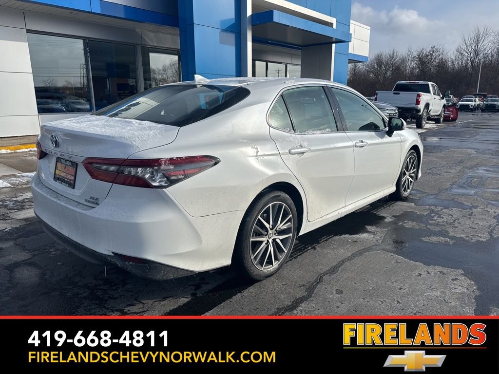 Used 2023 Toyota Camry XLE image 7