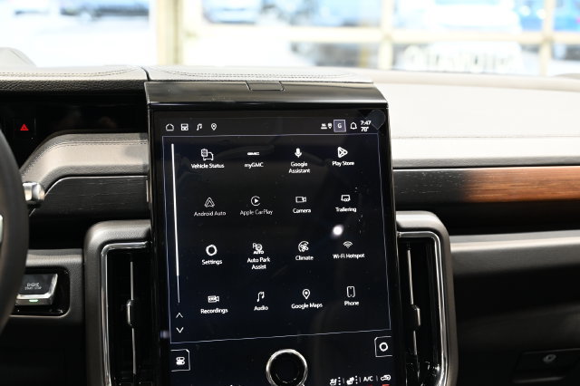 New 2026 GMC Yukon XL Denali w/ Sun & Power Step Package AWD/4WD image 18