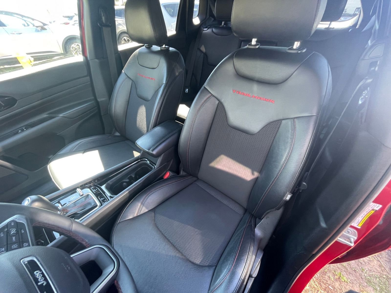 Used 2025 Jeep Compass Trailhawk AWD/4WD image 34