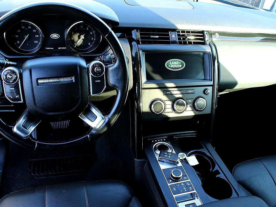 Used 2018 Land Rover Discovery SE image 7