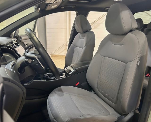 Used 2022 Hyundai Santa Cruz SEL Premium image 16