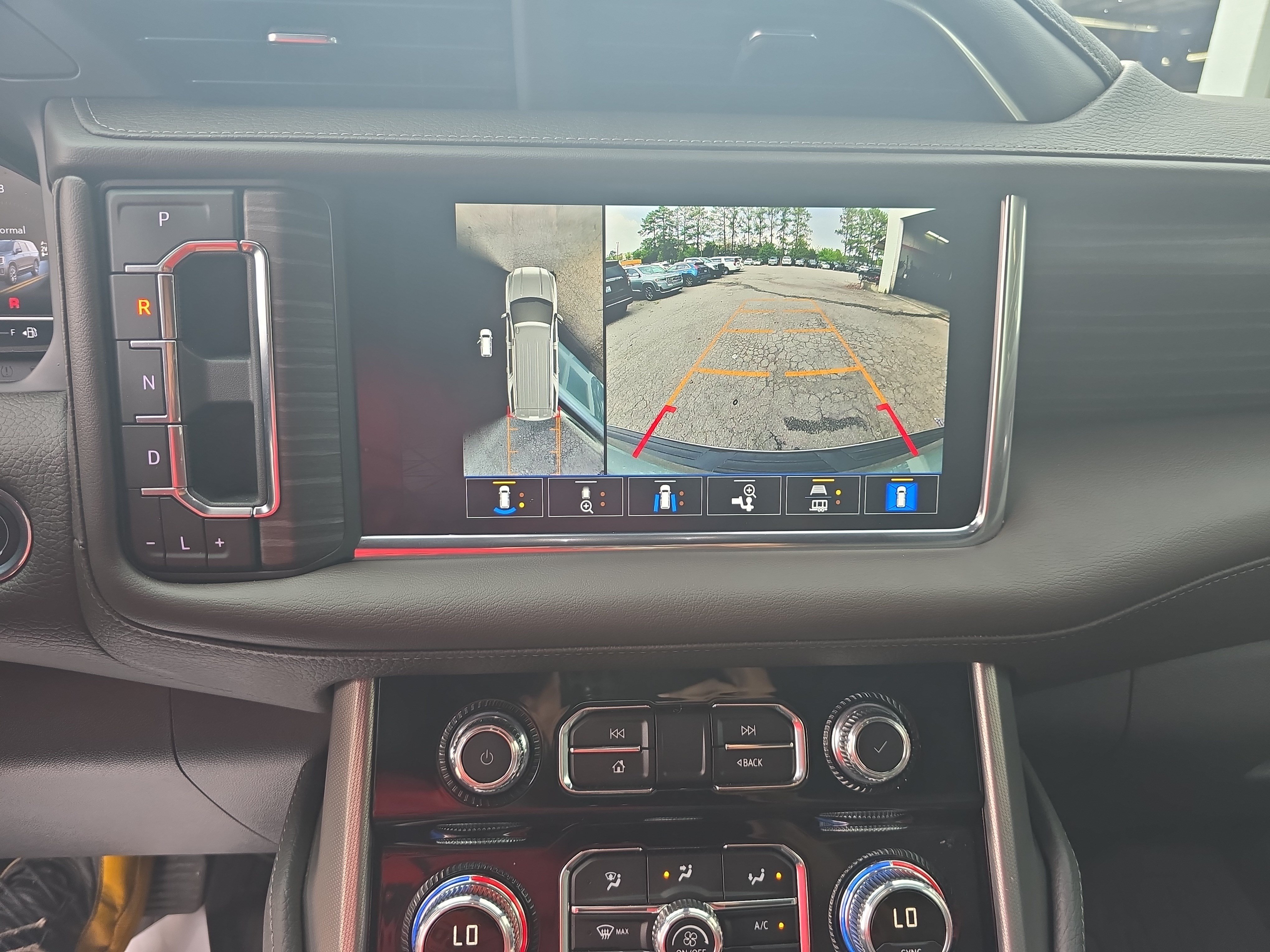 Used 2023 GMC Yukon Denali AWD/4WD image 25