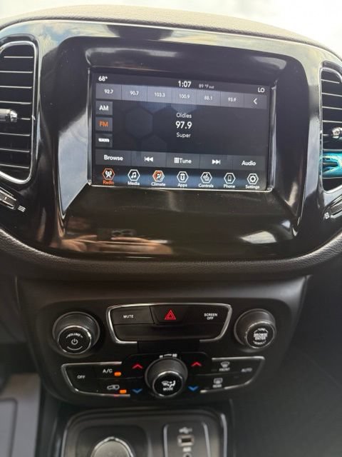 Used 2019 Jeep Compass Latitude AWD/4WD image 11