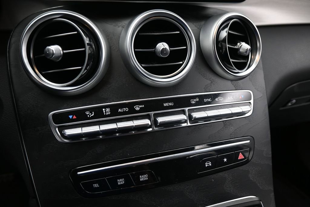 Used 2023 Mercedes-Benz GLC 300 4MATIC Coupe image 14