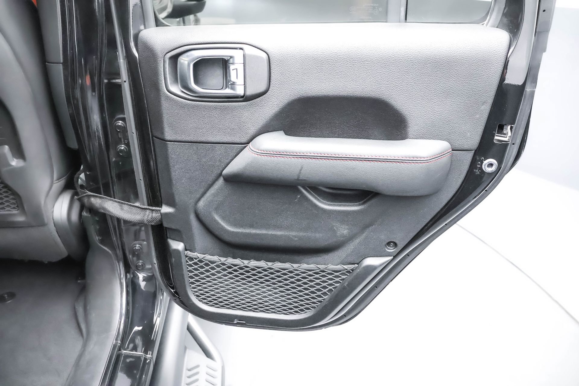 Used 2019 Jeep Wrangler Unlimited Rubicon w/ Dual Top Group image 32