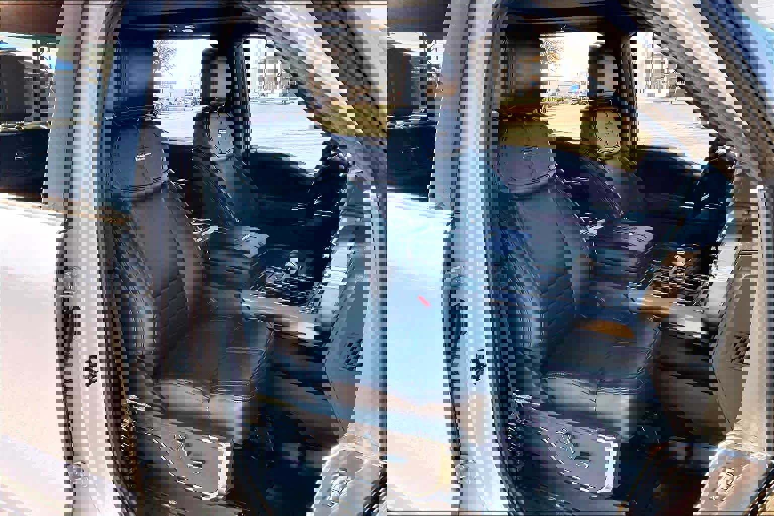 Used 2025 Ford F150 Platinum w/ Equipment Group 702A High image 9