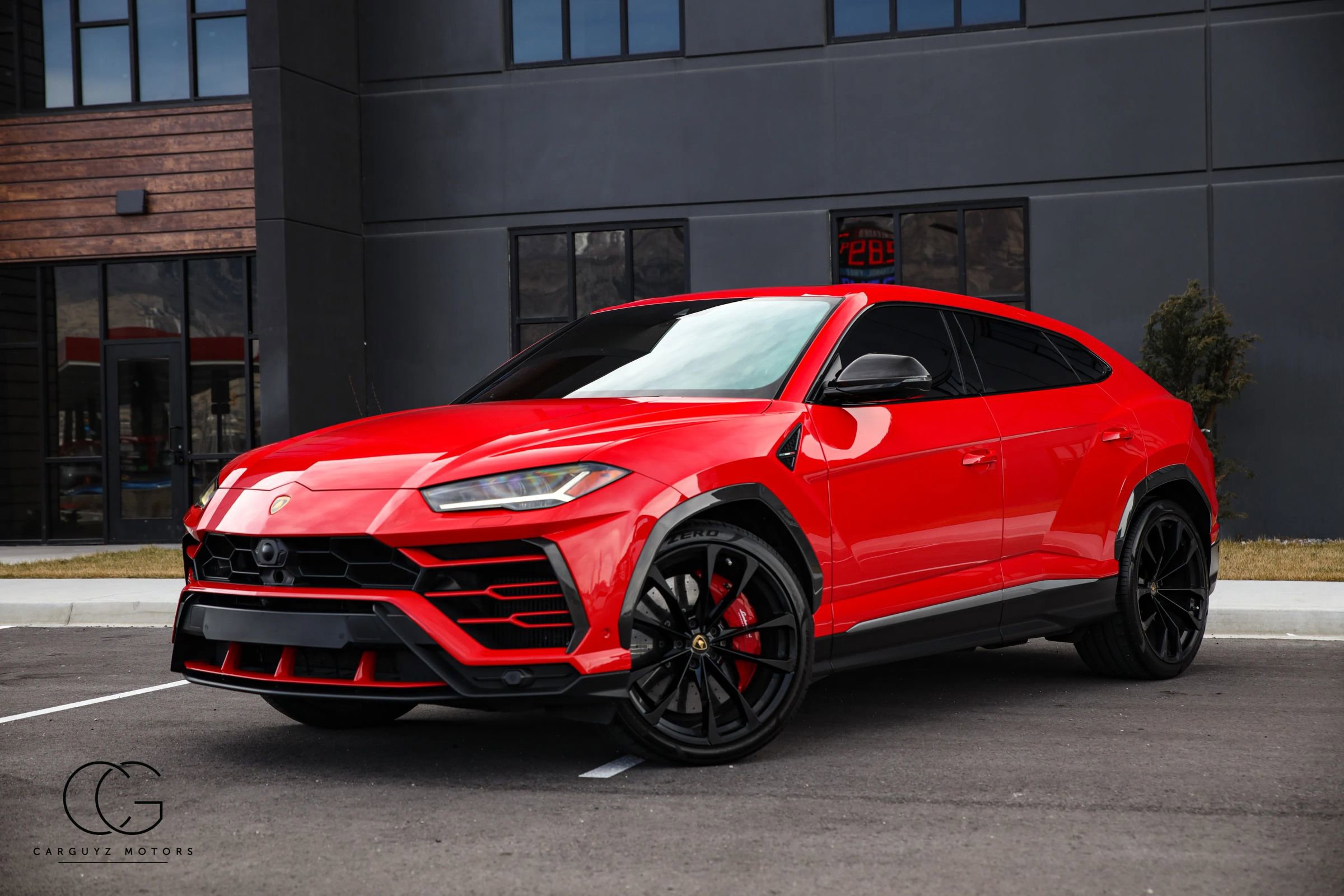 Used 2020 Lamborghini Urus AWD/4WD image 4