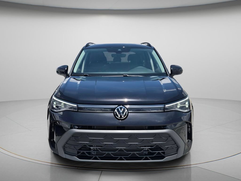 New 2026 Volkswagen Taos SE FWD image 3