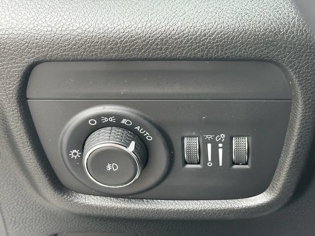 Used 2023 Jeep Grand Cherokee Limited AWD/4WD image 22