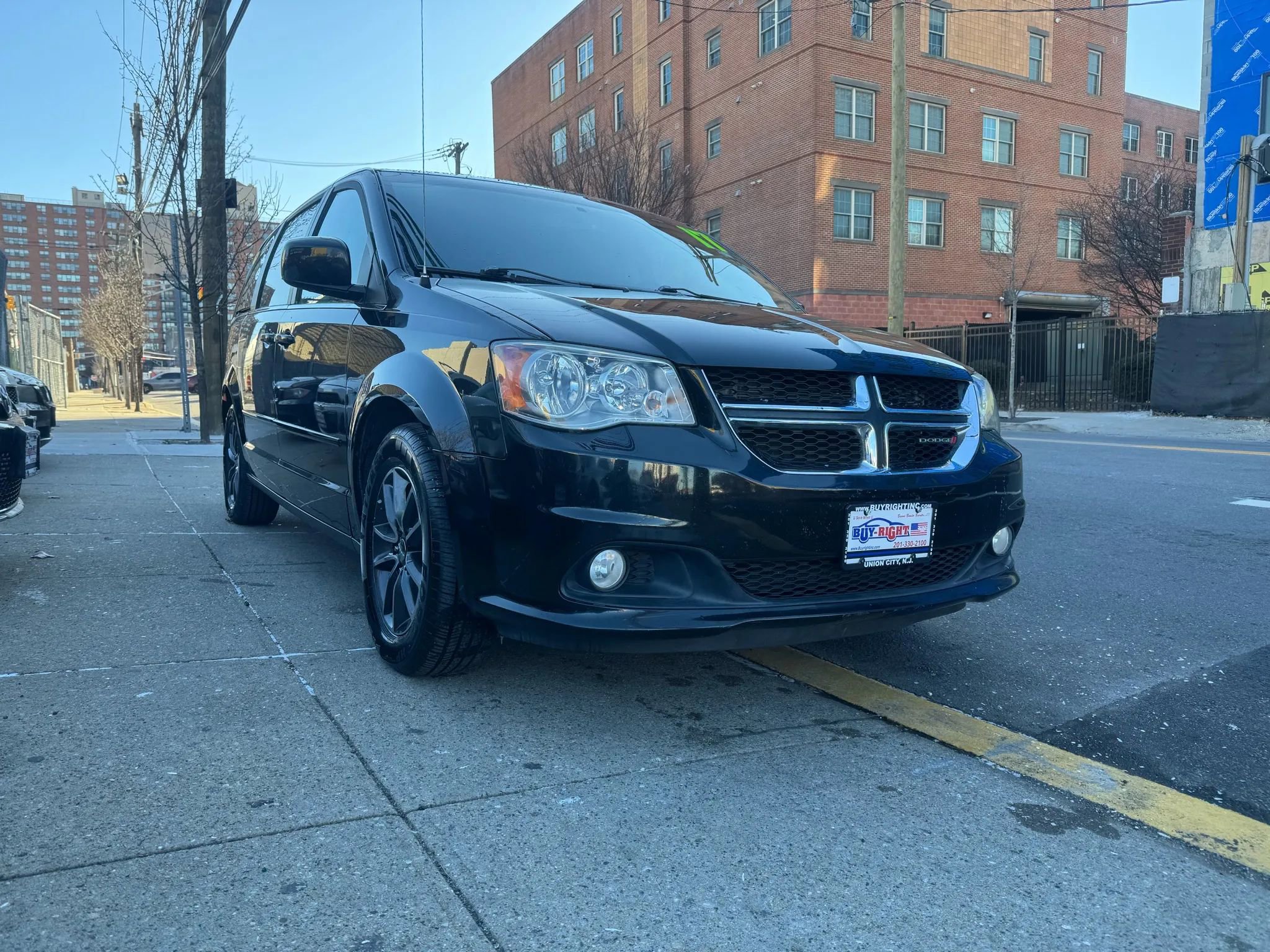 Used 2017 Dodge Grand Caravan SXT image 13