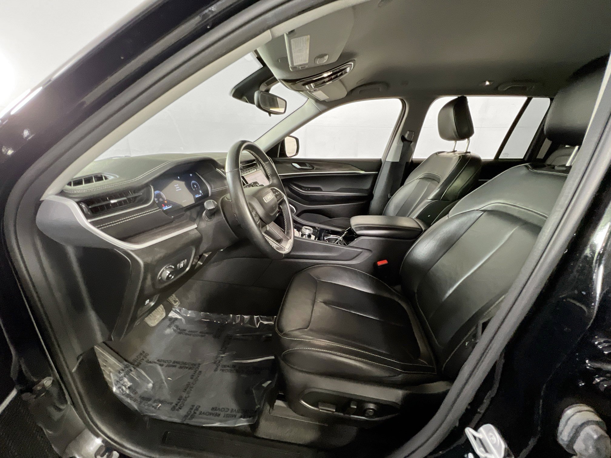 Used 2022 Jeep Grand Cherokee Limited image 21