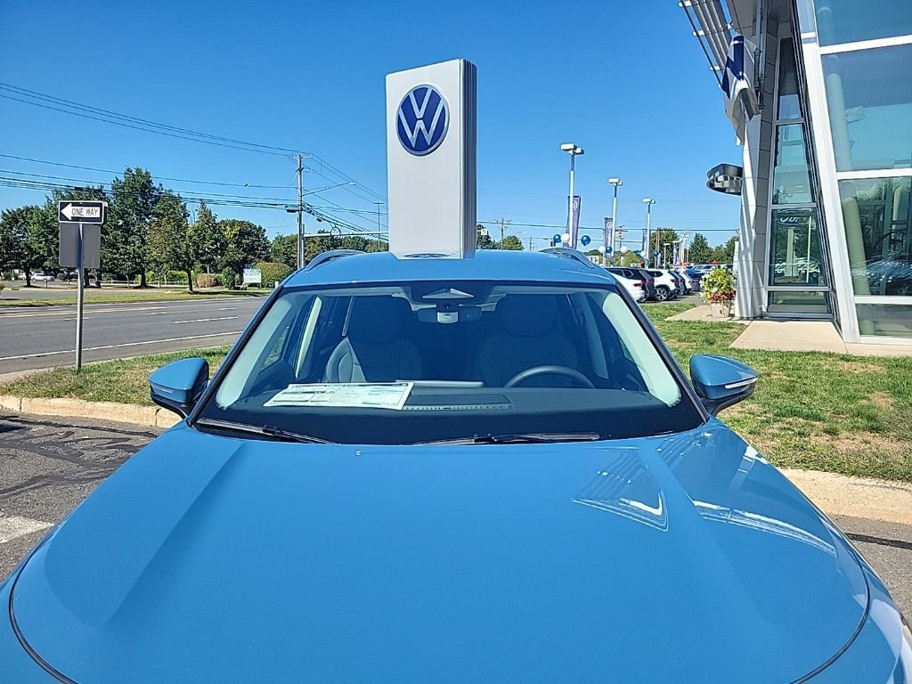 New 2025 Volkswagen Tiguan SE image 4